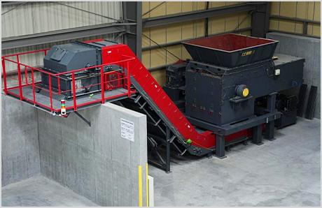 一軸破砕機(マルチクラッシャー)の写真